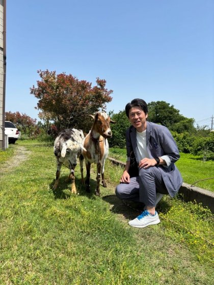 家づくりの打ち合わせで、まさかの出会い！お客様宅のヤギさんと記念撮影♪