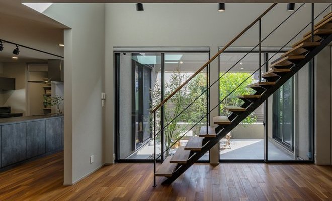 ホールがつなぐ、屋上へと続く風景